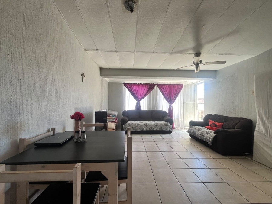 1 Bedroom Property for Sale in Flora Park Northern Cape